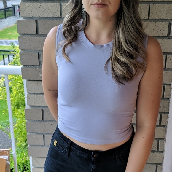 Sleeveless lilac cropped shirt - Picture 1 of 5